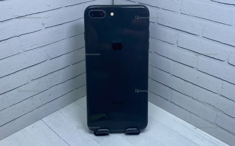 Apple iPhone 8 Plus 3/64 ГБ