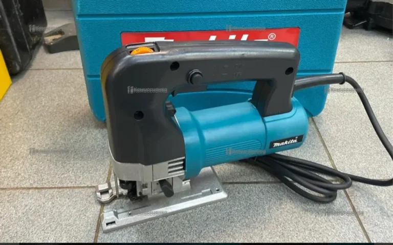 Лобзик Makita сетевой 4304Z