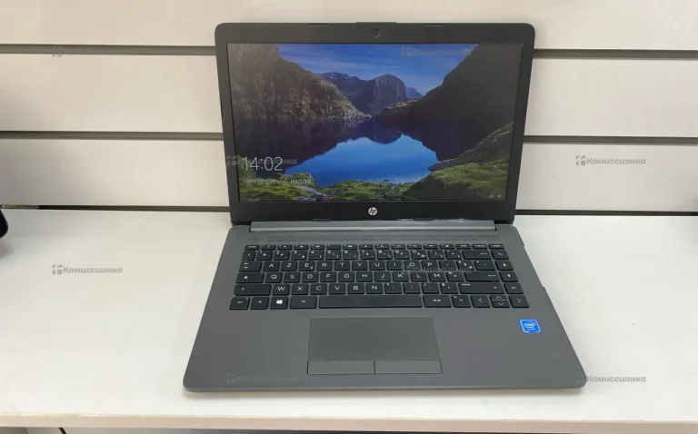 Ноутбук  HP 240 F7