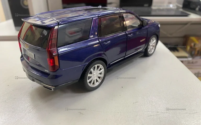 Машинка Cadillac Escalade
