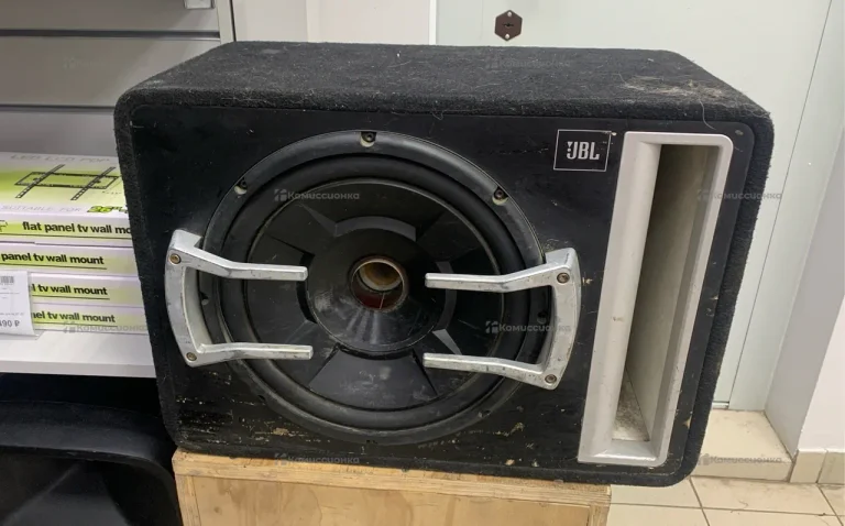Сабвуфер  JBL