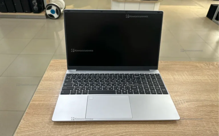 Ноутбук  default string i7-1060ng7