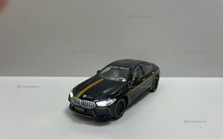 Автомобиль BMW MH8 800