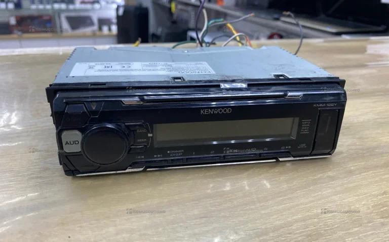 Автомагнитола  Kenwood KMM-122y