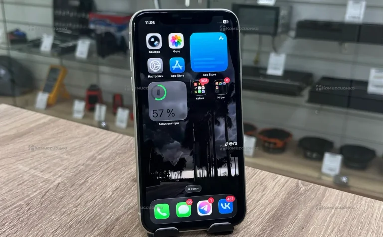 Apple iPhone 11 4/128 ГБ