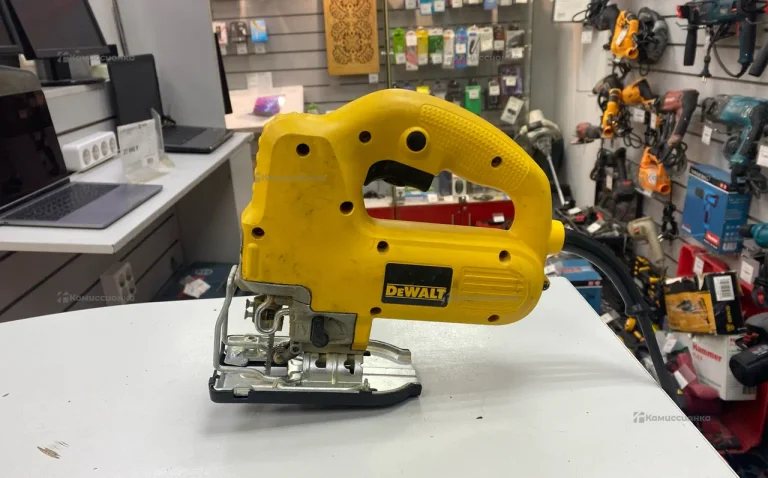 Электролобзик dewalt DW341K