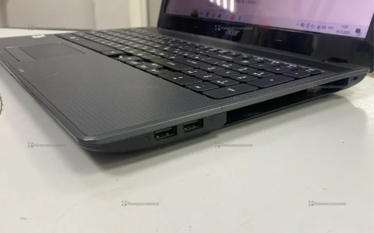 Ноутбук  Acer Aspire 5749Z