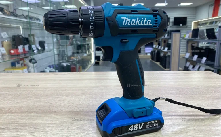 Дрель-шуруповерт Makita