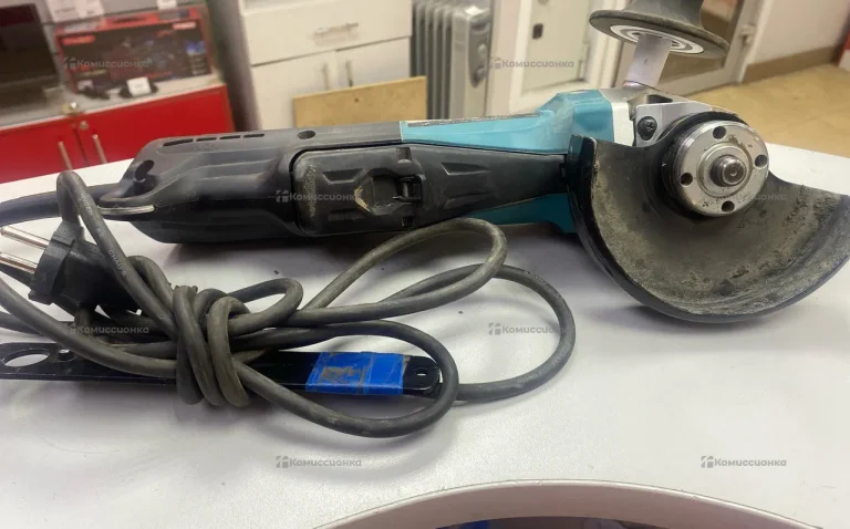 Угловая шлифмашина Makita GA5050R