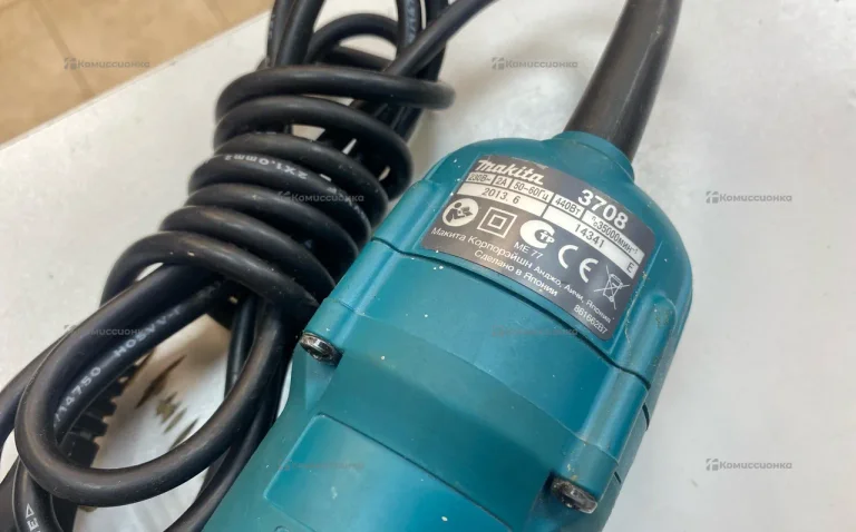 Фрезер makita 3708