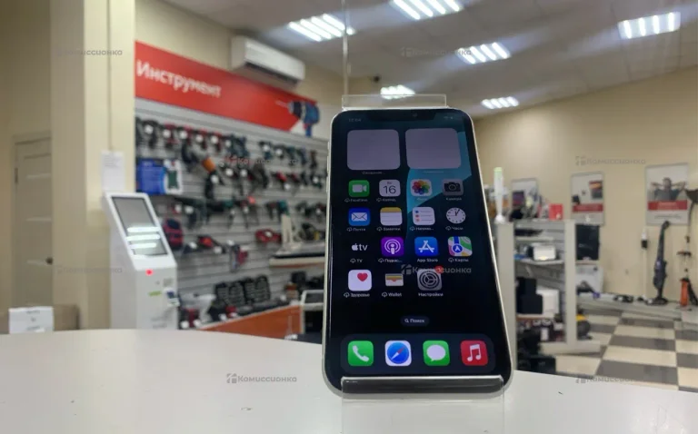 Apple iPhone XR 3/64 ГБ