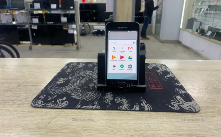 Samsung Galaxy J1 1/8 ГБ