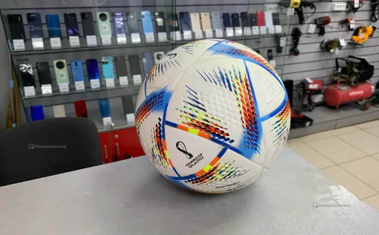 Футбольный мяч Adidas Al Rihla