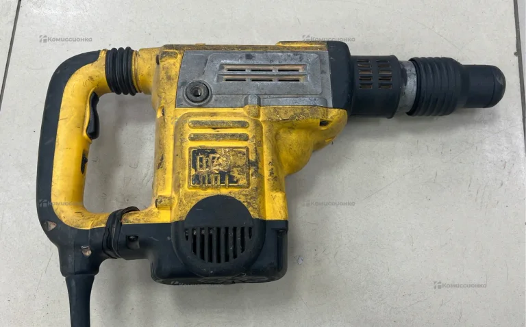 перфоратор DEWALT D25501