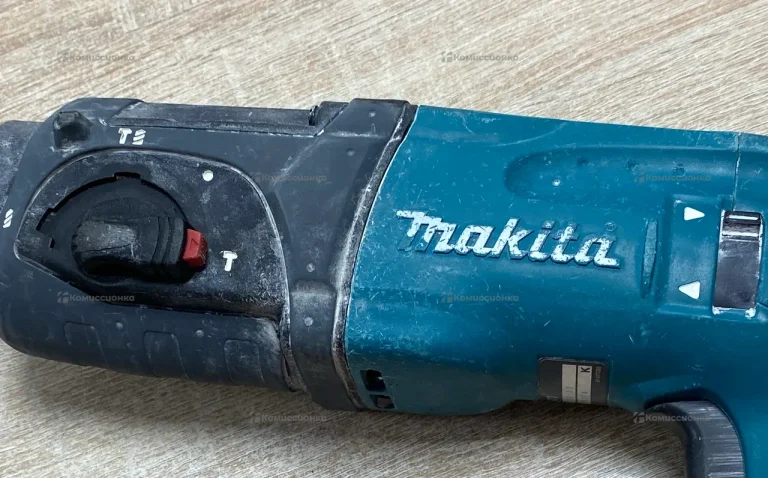Перфоратор Makita 2470HR