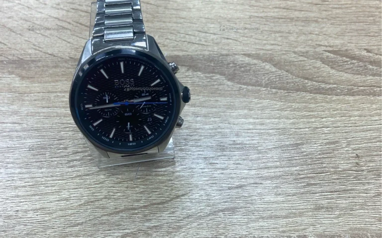 Часы Boss