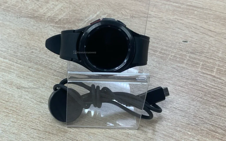 Часы  Samsung Galaxy watch4