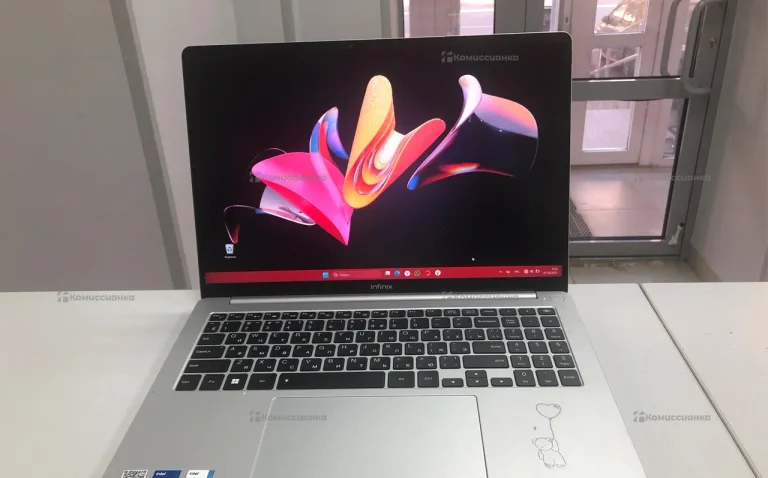 Ноутбук  infinix y4 max