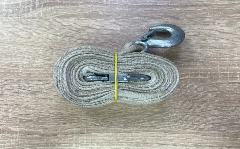 Трос буксировочный.