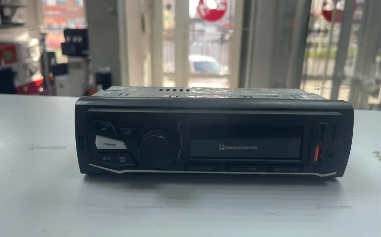 Автомагнитола  Aura