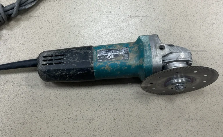 УШМ Makita 9558HNR