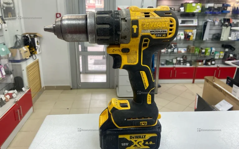 дрель шуруповерт DCD796