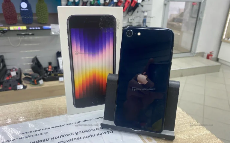 Apple iPhone SE (2022) 4/64 ГБ