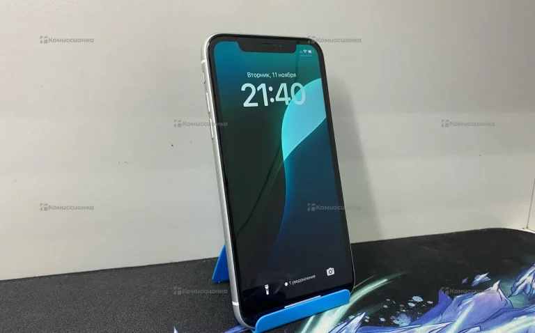 Телефон Apple iPhone XR 3/64 ГБ