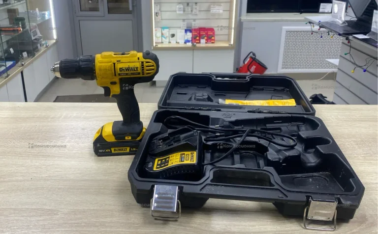 Аккумуляторный Дрель шуруповерт Dewalt DCD771