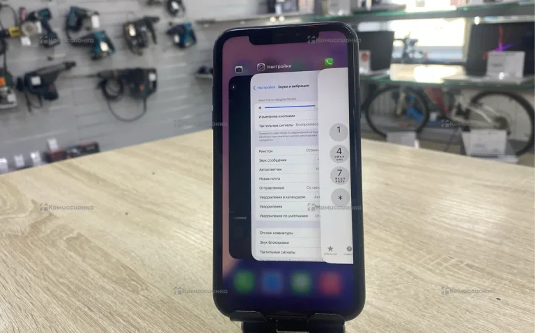 Apple iPhone XR 3/128 ГБ