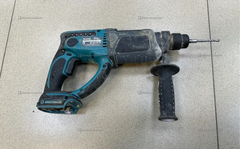 Перфоратор аккумуляторный Makita DHR202RF Li-Ion