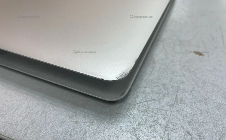 Ноутбук  MacBook Air 13 i5/4/256