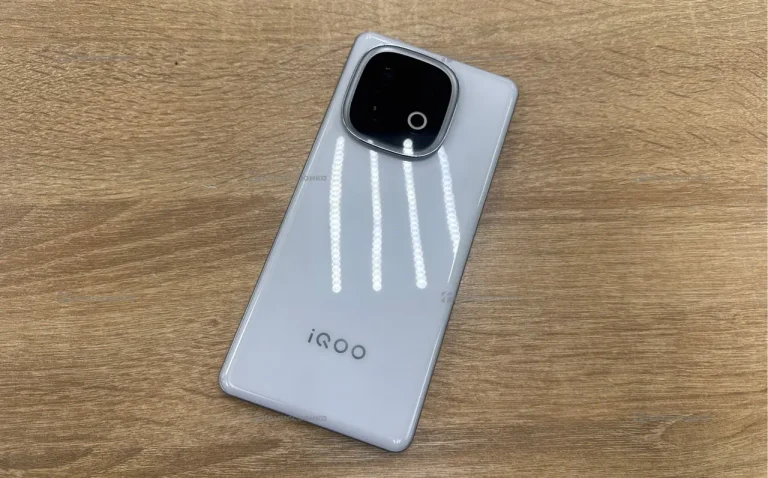 Vivo iQOO Z10 12/256 ГБ