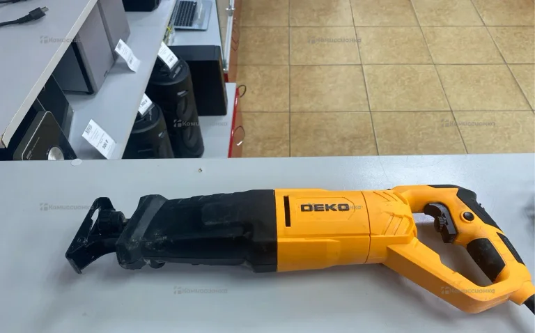 Пила DEKO DKRS1200 1