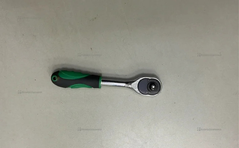 ключ трещотка.