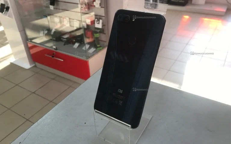 Xiaomi Mi 8 Lite 4/64 ГБ