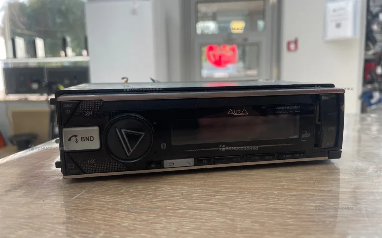 магнитола Aura AMH-605BT