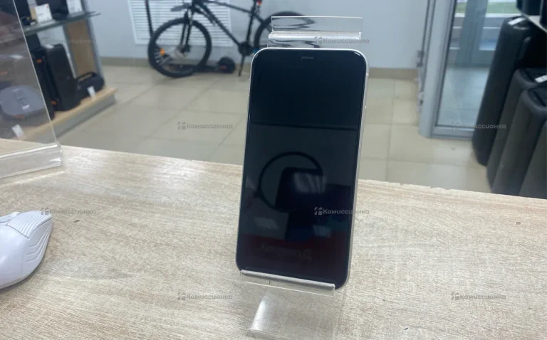 Apple iPhone 11 4/128 ГБ