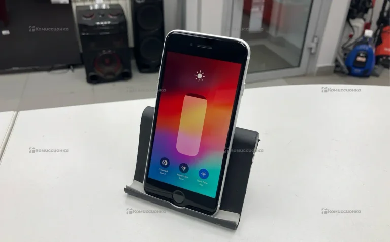 Apple iPhone SE 2/128 ГБ
