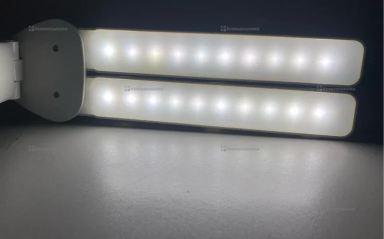 Лампа настольная двойная