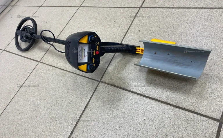 Металлоискатель  (черно желтый)