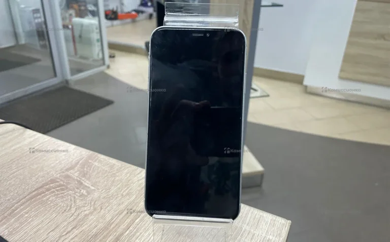 Apple iPhone XR 64 ГБ