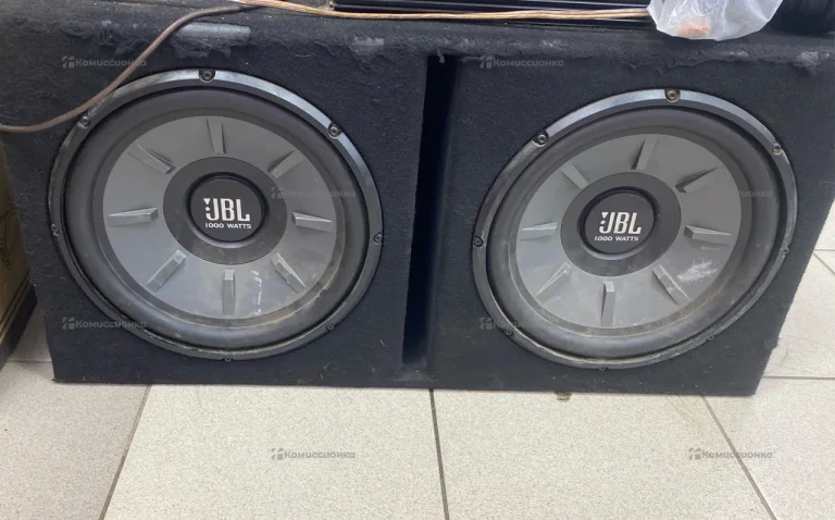 Сабвуфер  JBL 2 по 1000W+оплетка для проводов
