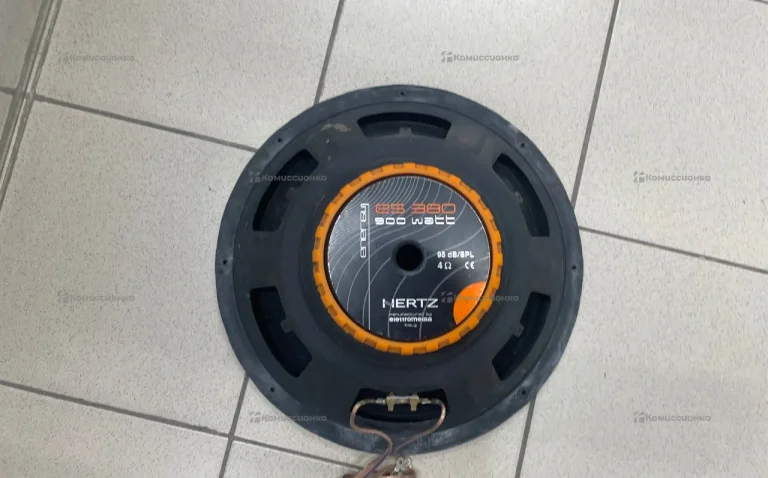 Сабвуфер  Hertz Es 380
