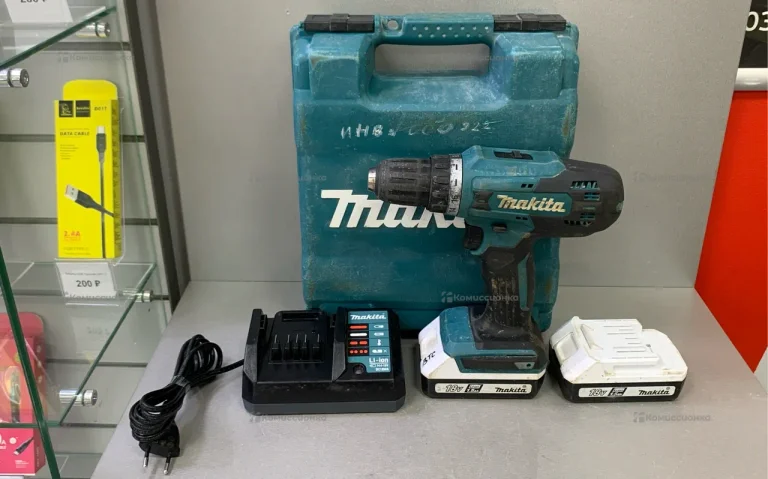 Аккумуляторная дрель-шуруповерт Makita DF488DWE