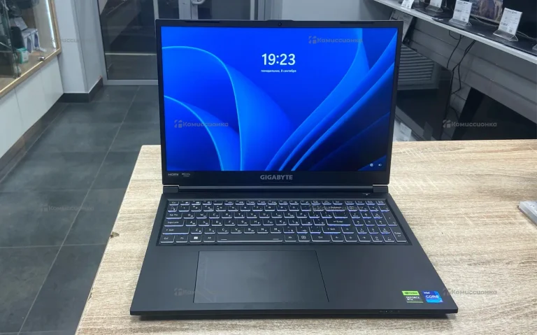 Ноутбук  Gigabyte g6