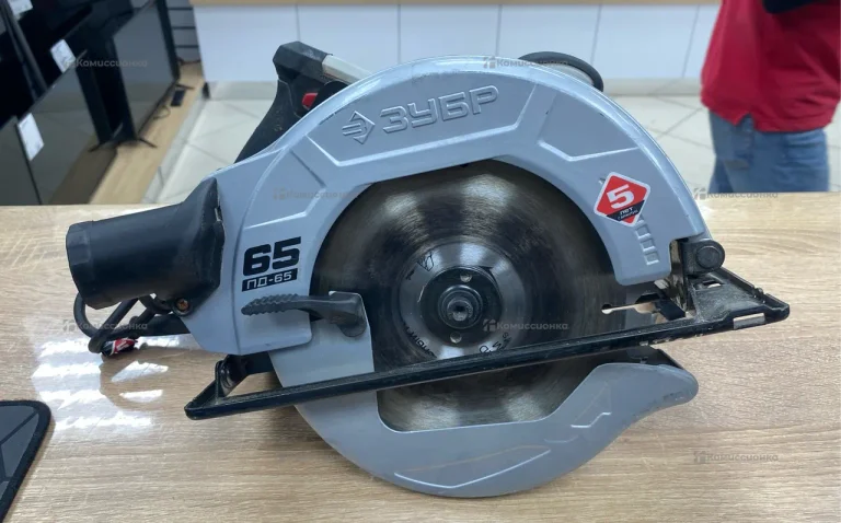 Дисковая пила Зубр ПД-65