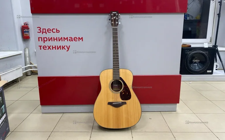 Гитара YAMAHA FG700S