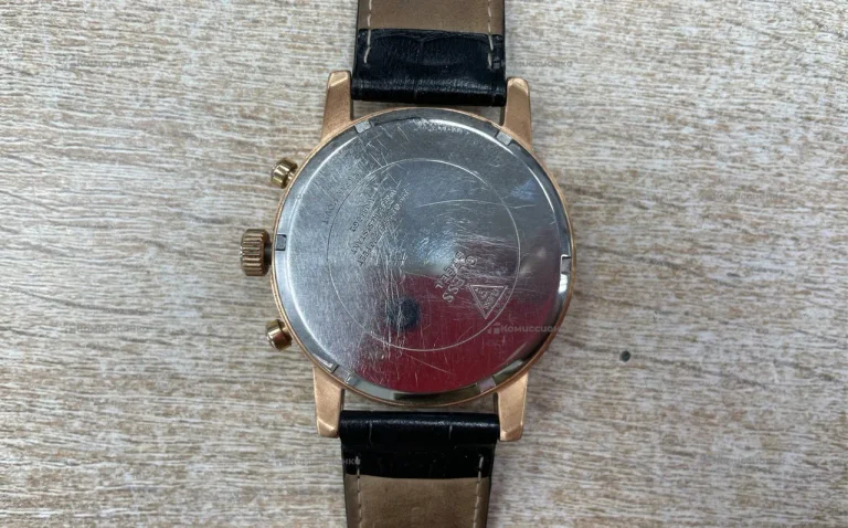 Часы  Guess W0916G2