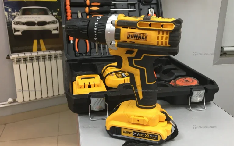 Аккумуляторная дрель-шуруповёрт DeWALT DCD700 (реп